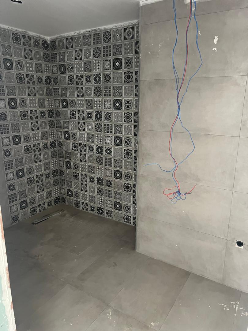 Salle de bain — faïence mosaïque arabesque gris